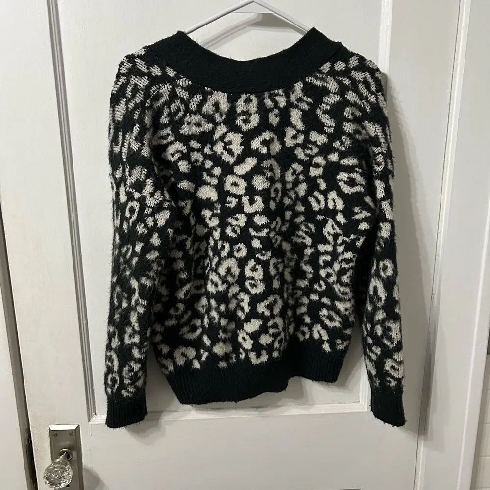 Universal Thread leopard Cardigan - Picture 5 of 5